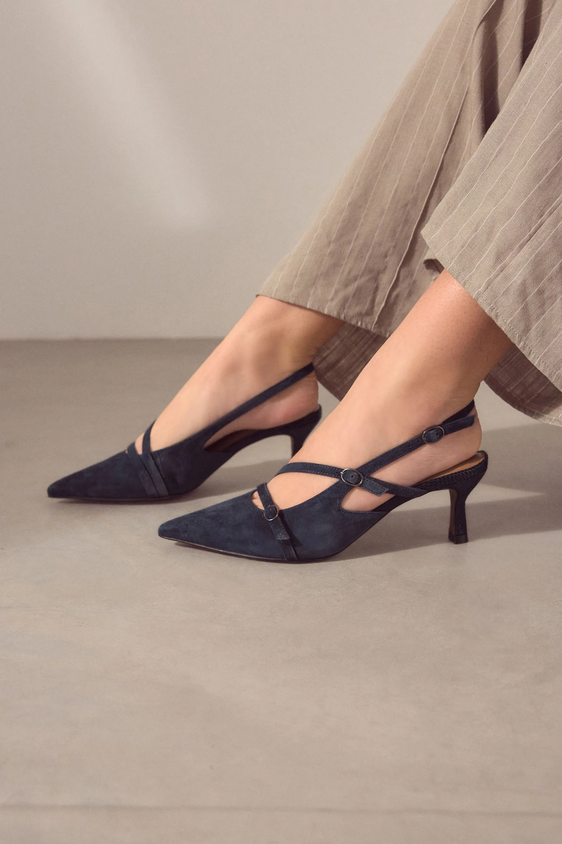 Forever Comfort® - Scarpe in pelle con tacco con cinturino posteriore e fibbia