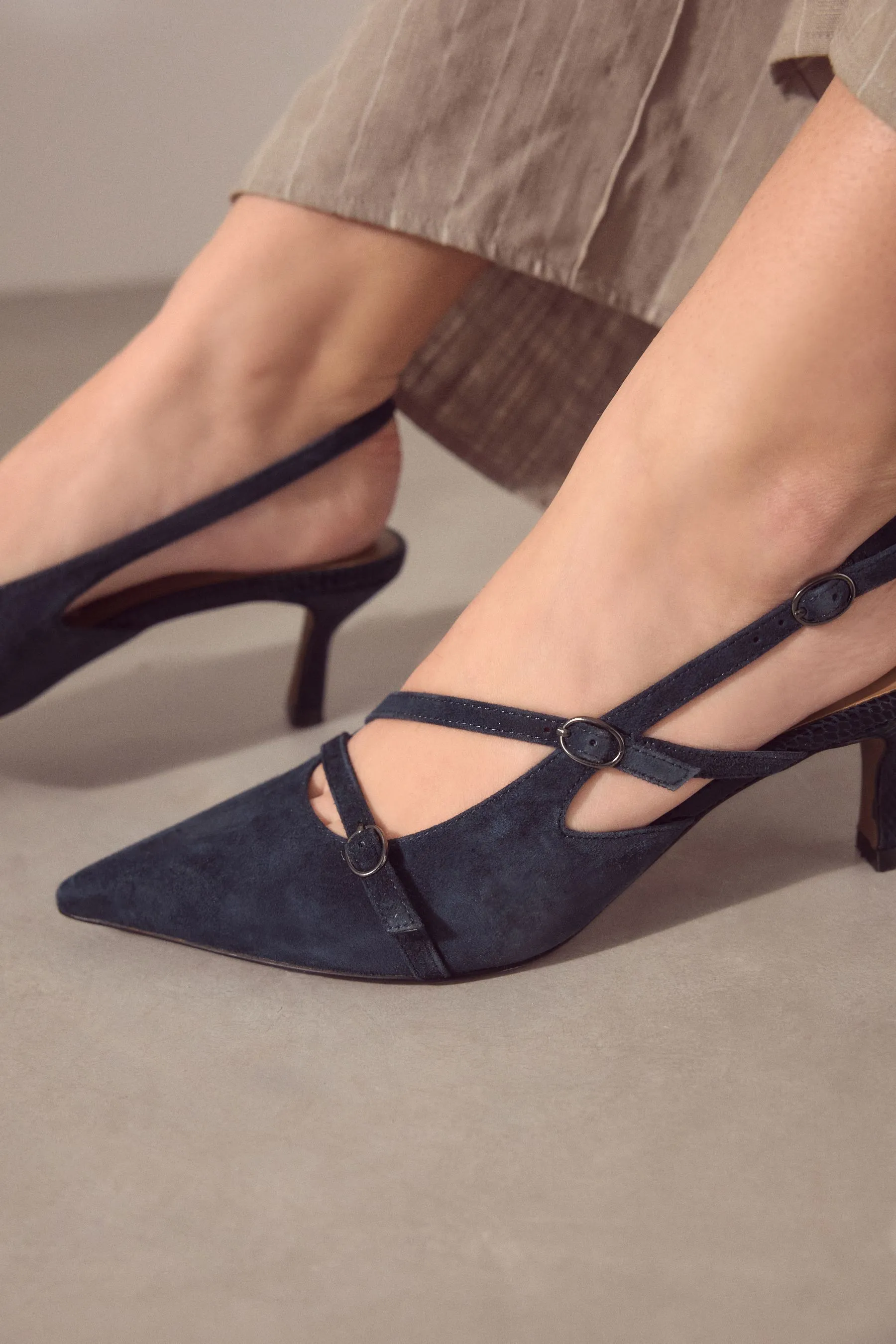 Forever Comfort® - Scarpe in pelle con tacco con cinturino posteriore e fibbia