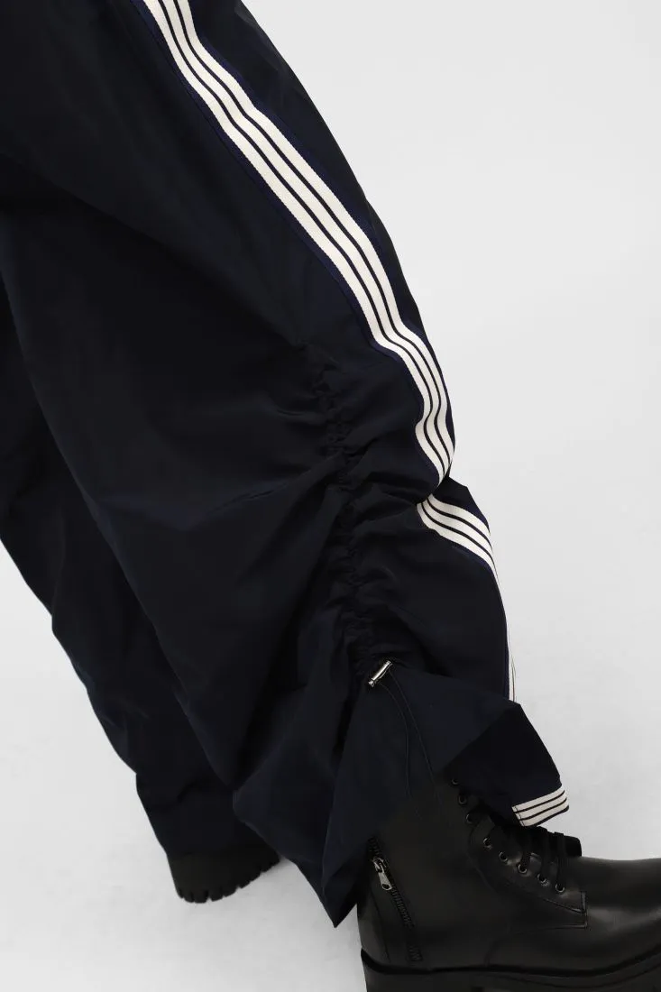  Jogging trousers with side stripes    