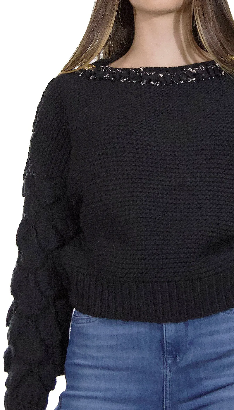 ODI ET AMO Maglia nera in lana con applicazione scollo. A053U1
