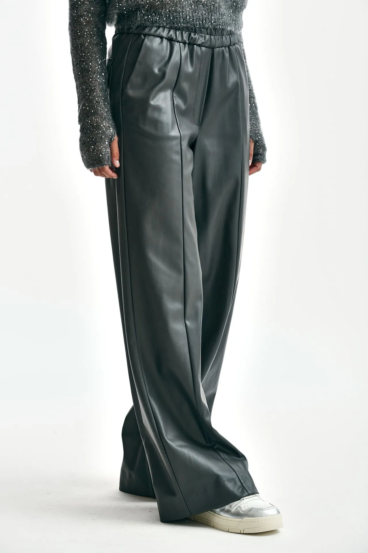 Pantalone in ecopelle grigio scuro 
