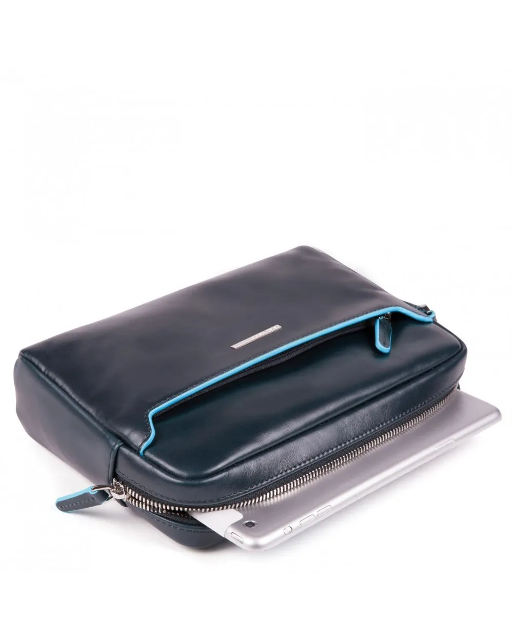 Piquadro - Pochette porta tablet con manico in pelle | Studioarch.com