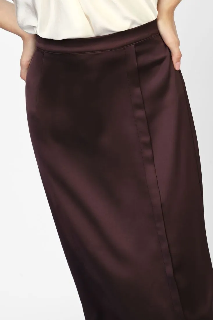  Short skirt with side pleat    